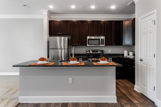Meadow Branch Luxury Apartments