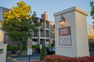Polo Run Apartments in Tulsa, OK - Foto de edificio - Building Photo