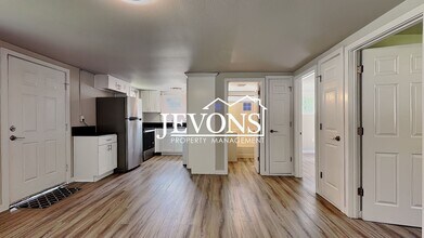 107 Sunnyhill Rd W-Unit -109 in Bremerton, WA - Building Photo - Building Photo