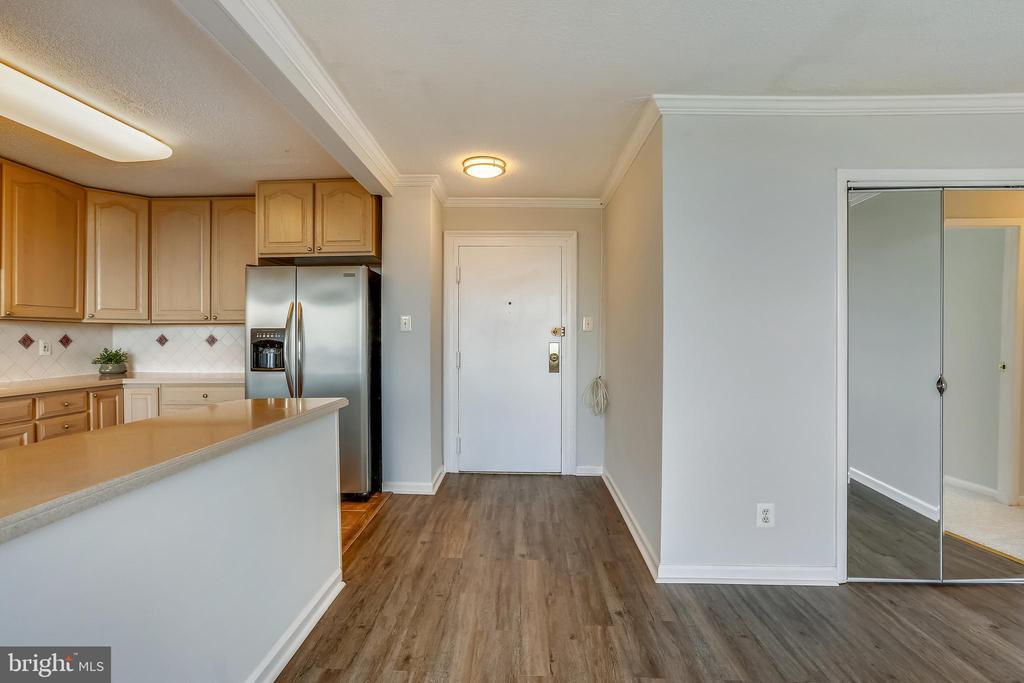 11801 Rockville Pike in North Bethesda, MD - Foto de edificio