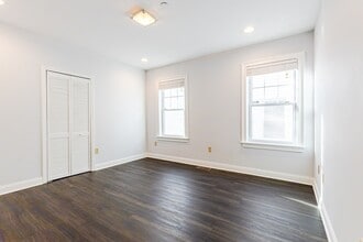 68 Line St, Unit 1 in Somerville, MA - Foto de edificio - Building Photo