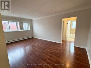 66 Mericourt Rd in Hamilton, ON - Building Photo - Building Photo