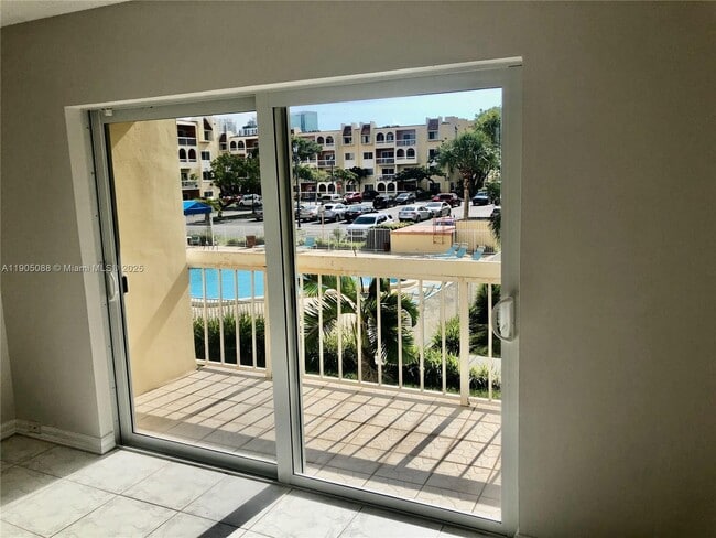 7825 Camino Real in Miami, FL - Building Photo - Building Photo