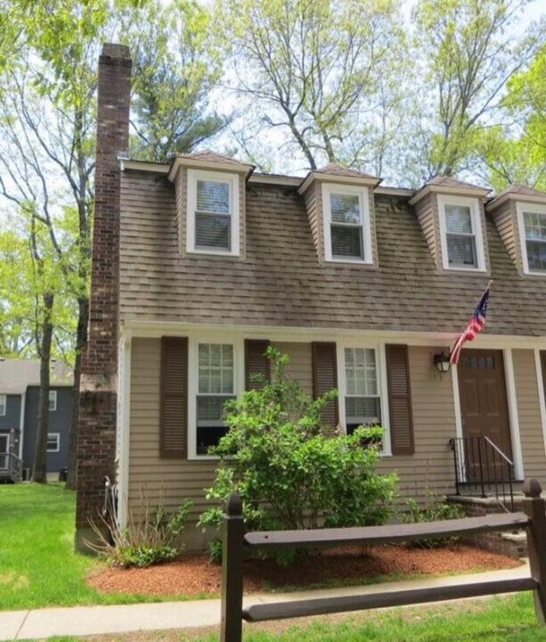 143 Wellman Ave in North Chelmsford, MA - Building Photo
