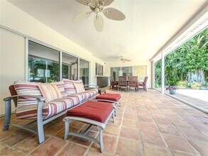 560 SW 62nd Ave in Plantation, FL - Building Photo - Building Photo