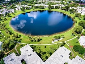 15548 Bottlebrush Cir in Delray Beach, FL - Building Photo