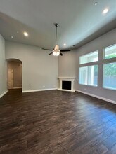 402 W Chennault Ave in Clovis, CA - Building Photo - Building Photo
