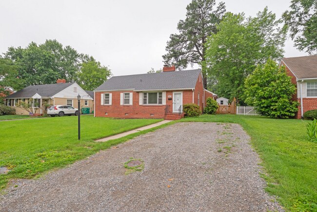 6607 Rolling Rd in Richmond, VA - Building Photo - Building Photo