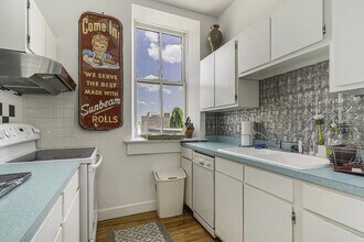 350 King St in Charleston, SC - Building Photo - Building Photo