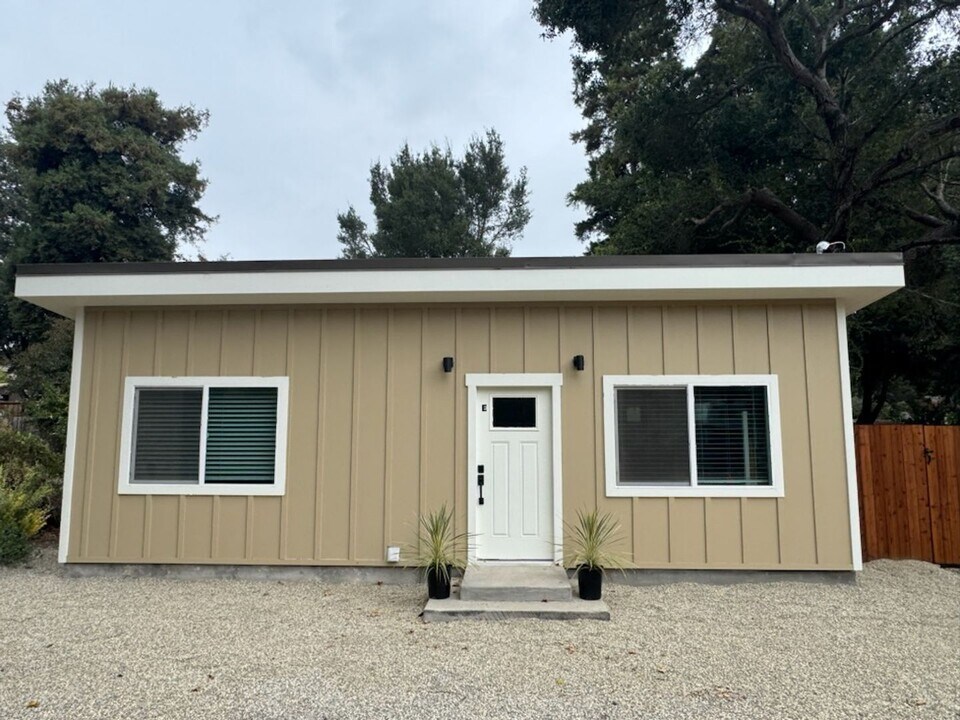 501 Gravenstein Hwy N in Sebastopol, CA - Building Photo