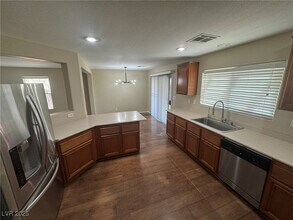 10092 Trotter Peak St in Las Vegas, NV - Building Photo - Building Photo