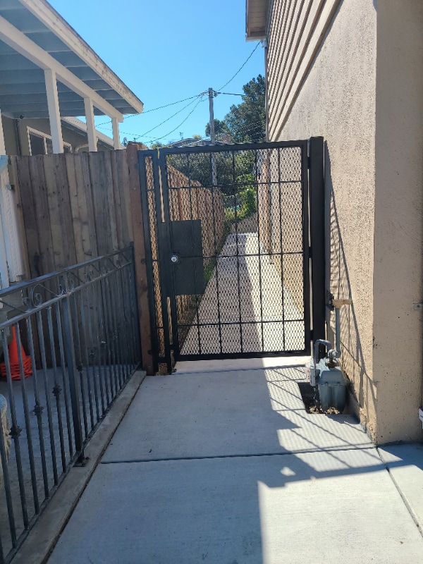 property at 2661 Valleywood Dr