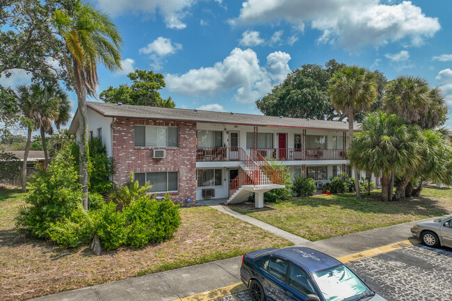 Shelley Gardens in Clearwater, FL - Building Photo - Building Photo