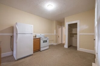 72 Kensington Ave in Springfield, MA - Building Photo - Building Photo