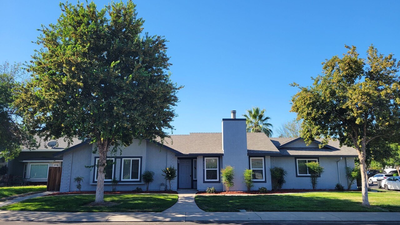 4028 Sarah Jane Ct in Modesto, CA - Foto de edificio