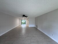 9244 SW 2nd St in Boca Raton, FL - Foto de edificio - Building Photo