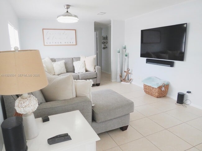 158 Blue Harbor Dr in Tavernier, FL - Building Photo - Building Photo