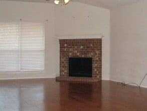 400 Ponderosa Trail in Murphy, TX - Building Photo - Building Photo