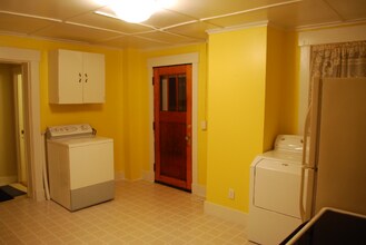 421 Summit St in Dubuque, IA - Building Photo - Building Photo