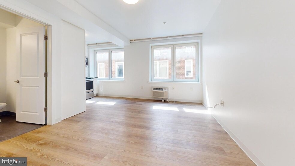 5824 N 13th St, Unit 2 in Philadelphia, PA - Building Photo