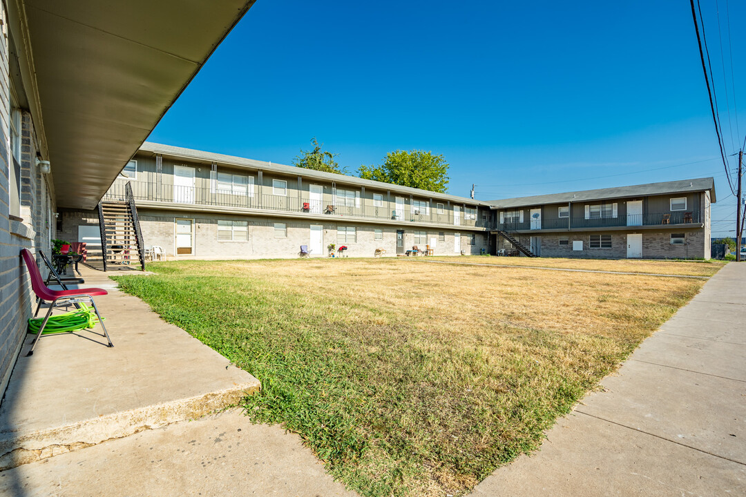 4308 Zephyr Rd in Killeen, TX - Building Photo