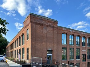 Jefferson Mills in Jefferson, MA - Foto de edificio - Building Photo