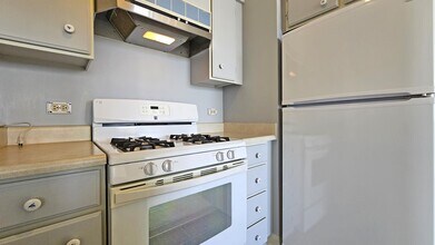 1571 Piikoi St in Honolulu, HI - Building Photo - Building Photo