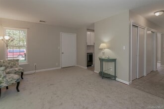 423 Kings Hwy in Warwick, NY - Building Photo - Building Photo