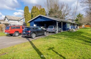 2203 Happy Ct in Bellingham, WA - Building Photo