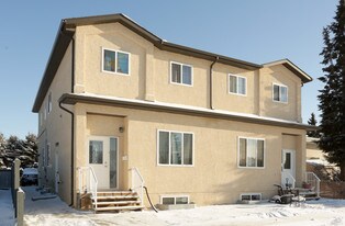 304 Calahoo Rd in Spruce Grove, AB - Building Photo