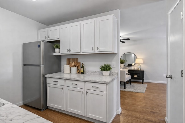 Christopher Crossing in Newport News, VA - Building Photo - Building Photo