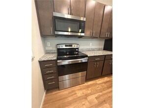 1901 Pirate Dr in Crookston, MN - Foto de edificio - Building Photo