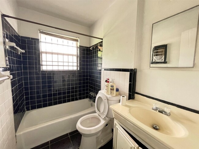 4823 Shreveport Blvd