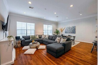 2210 Mid Ln in Houston, TX - Building Photo - Building Photo