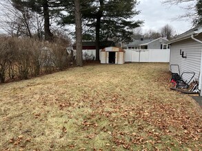 31 Hardwood Rd in Plainville, CT - Building Photo - Building Photo