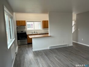 7 Linden Pl in Danbury, CT - Building Photo - Building Photo