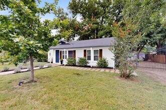205 College St in Joshua, TX - Building Photo - Building Photo
