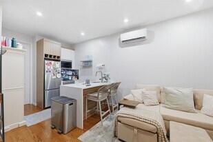 335 5th St in Jersey City, NJ - Building Photo