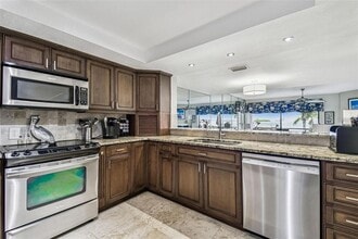 127 1st St E in Tierra Verde, FL - Building Photo - Building Photo