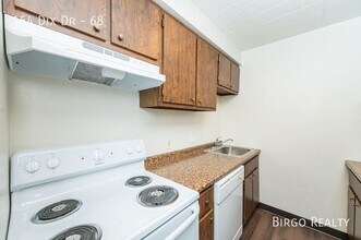 154 Dix Dr-Unit -68 in North Versailles, PA - Building Photo - Building Photo