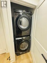 1336 Hydrangea Gdns in Oakville, ON - Building Photo - Building Photo