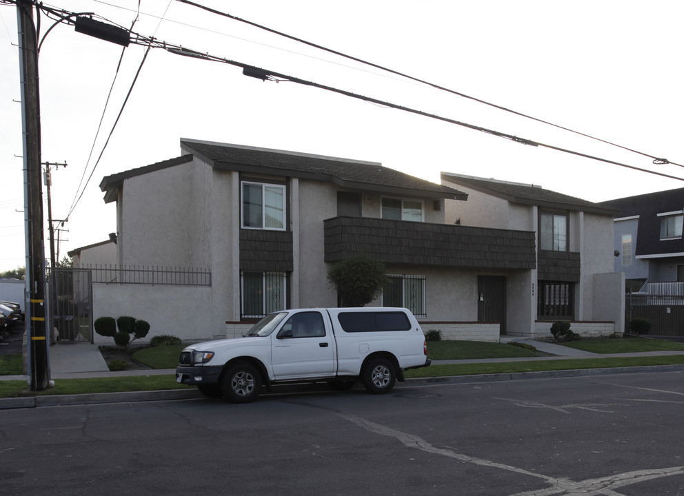 Indiana Apartments in Buena Park, CA - Foto de edificio