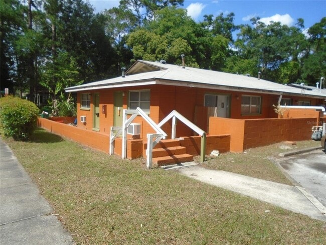1931 NW 4th Ave in Gainesville, FL - Foto de edificio - Building Photo