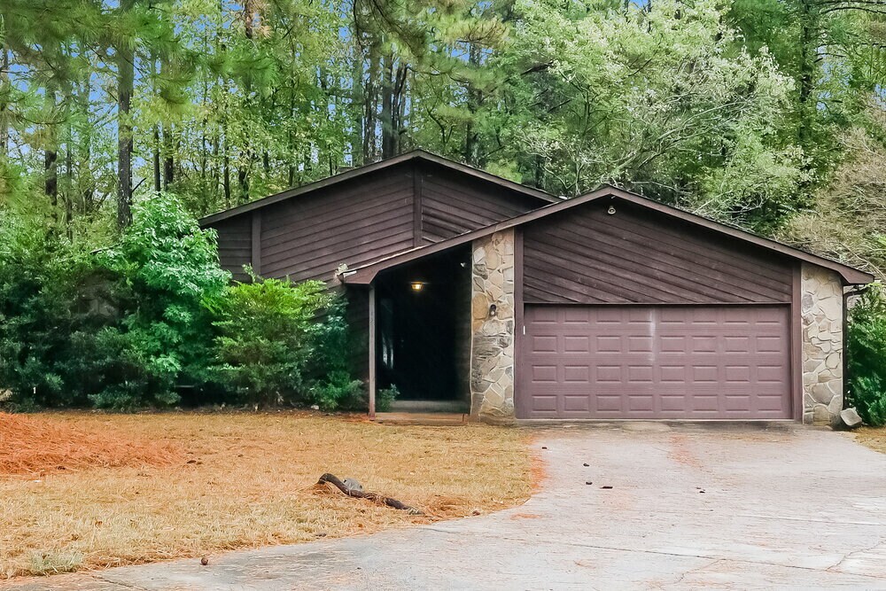 4251 Dogwood Farms Dr in Decatur, GA - Building Photo