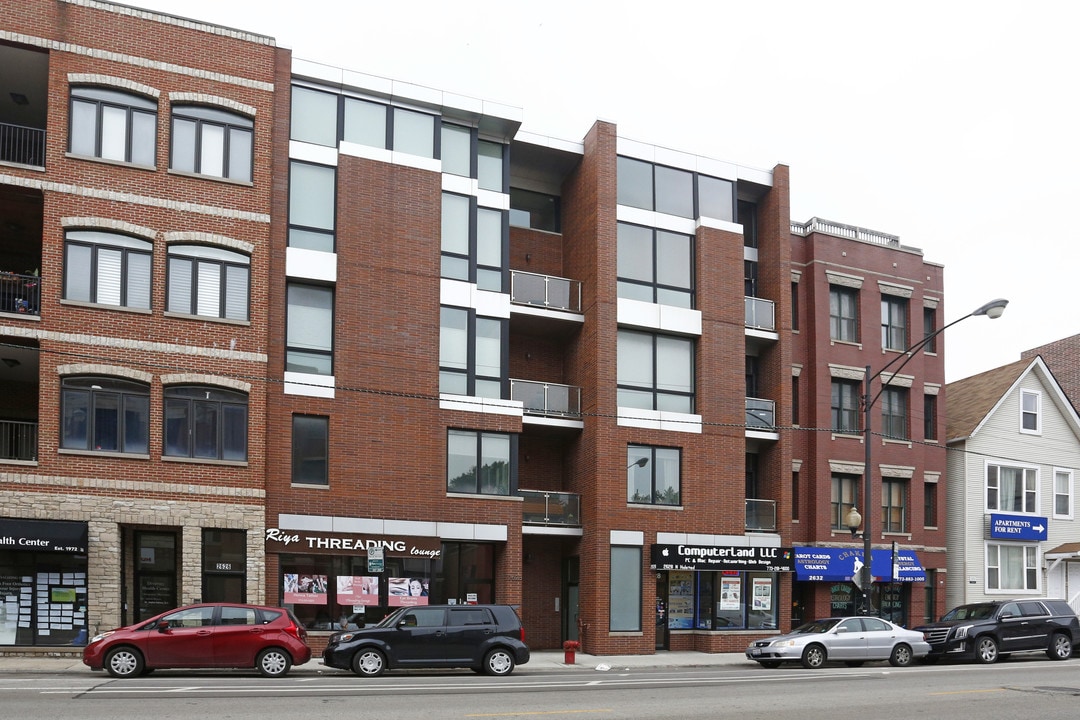 2628 N Halsted St in Chicago, IL - Building Photo