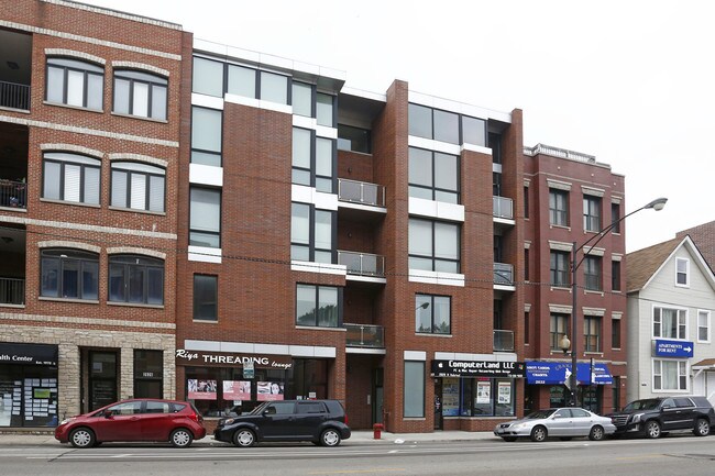 2628 N Halsted St
