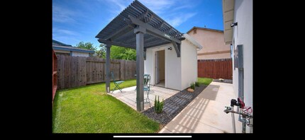 209 Wainwright Ct-Unit -B in Sacramento, CA - Building Photo - Building Photo