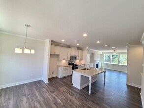 1608 Falcon Crst Wy in Decatur, GA - Building Photo - Building Photo