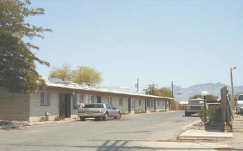 5731-5741 E 26th St in Tucson, AZ - Building Photo - Building Photo