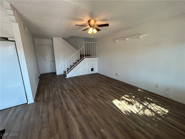 4375 Spencer St in Las Vegas, NV - Building Photo - Building Photo